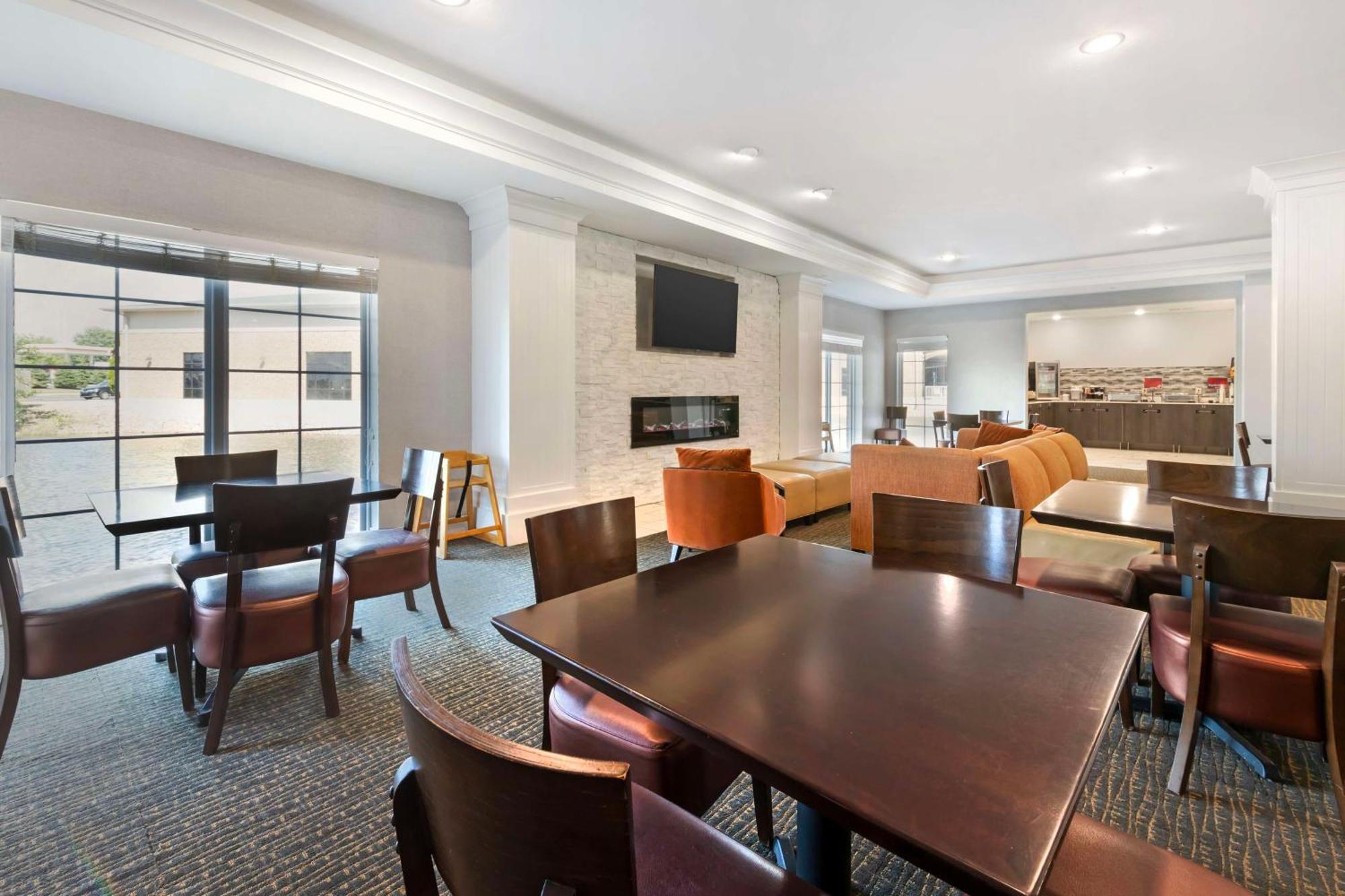 Best Western Plus Appleton Airport Mall Hotel Ngoại thất bức ảnh